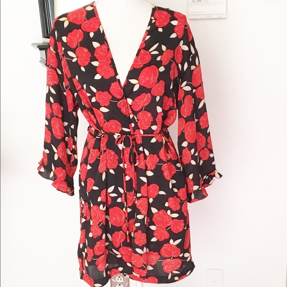 Josie Red Black Off White Robe Size XS